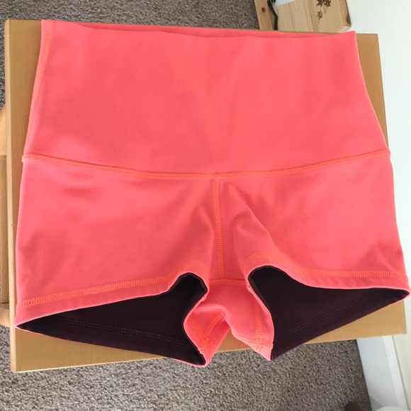 lululemon athletica Pants - Winter Sale🌅Lululemon High-waisted short 2.5”🌅